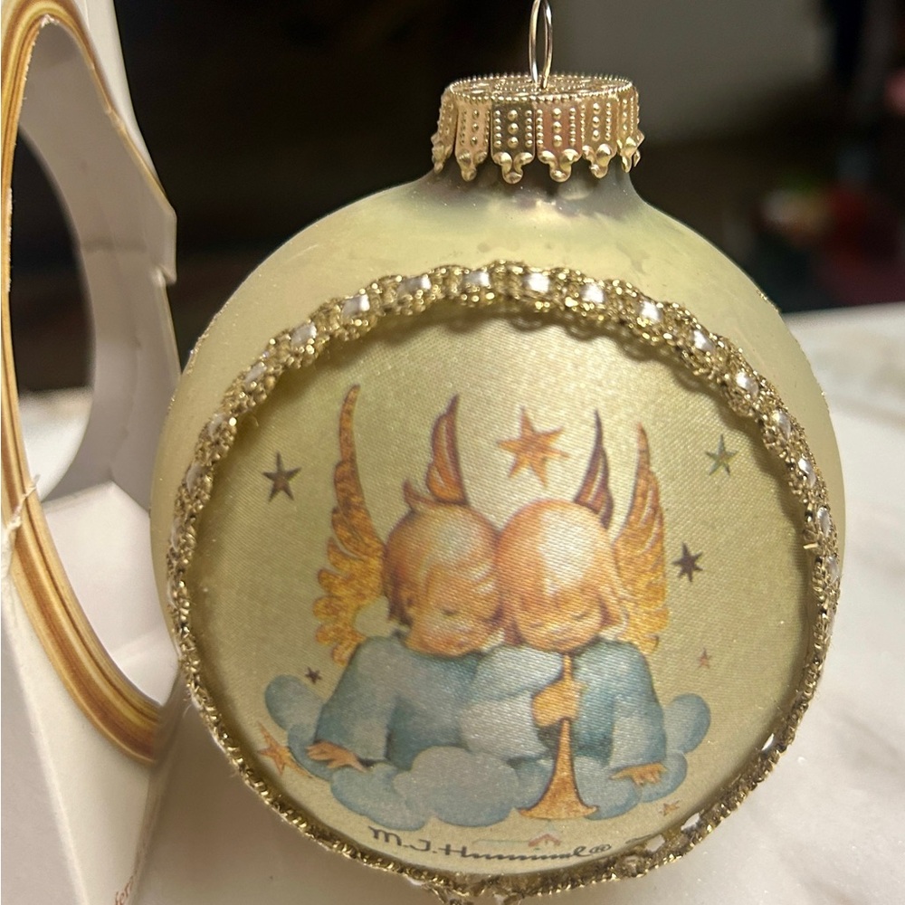 Schmid Berta Hummel • White & Gold Glass Christmas Ornament W/ Angel Design - Picture 3 of 14